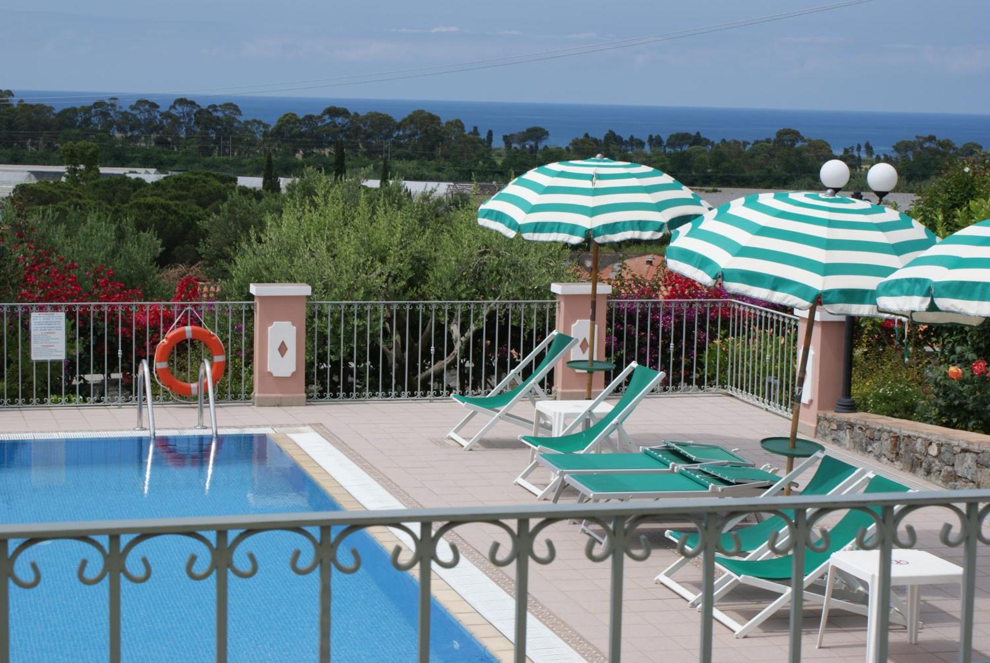 Hotel Ristorante Borgo La Tana Maratea Extérieur photo