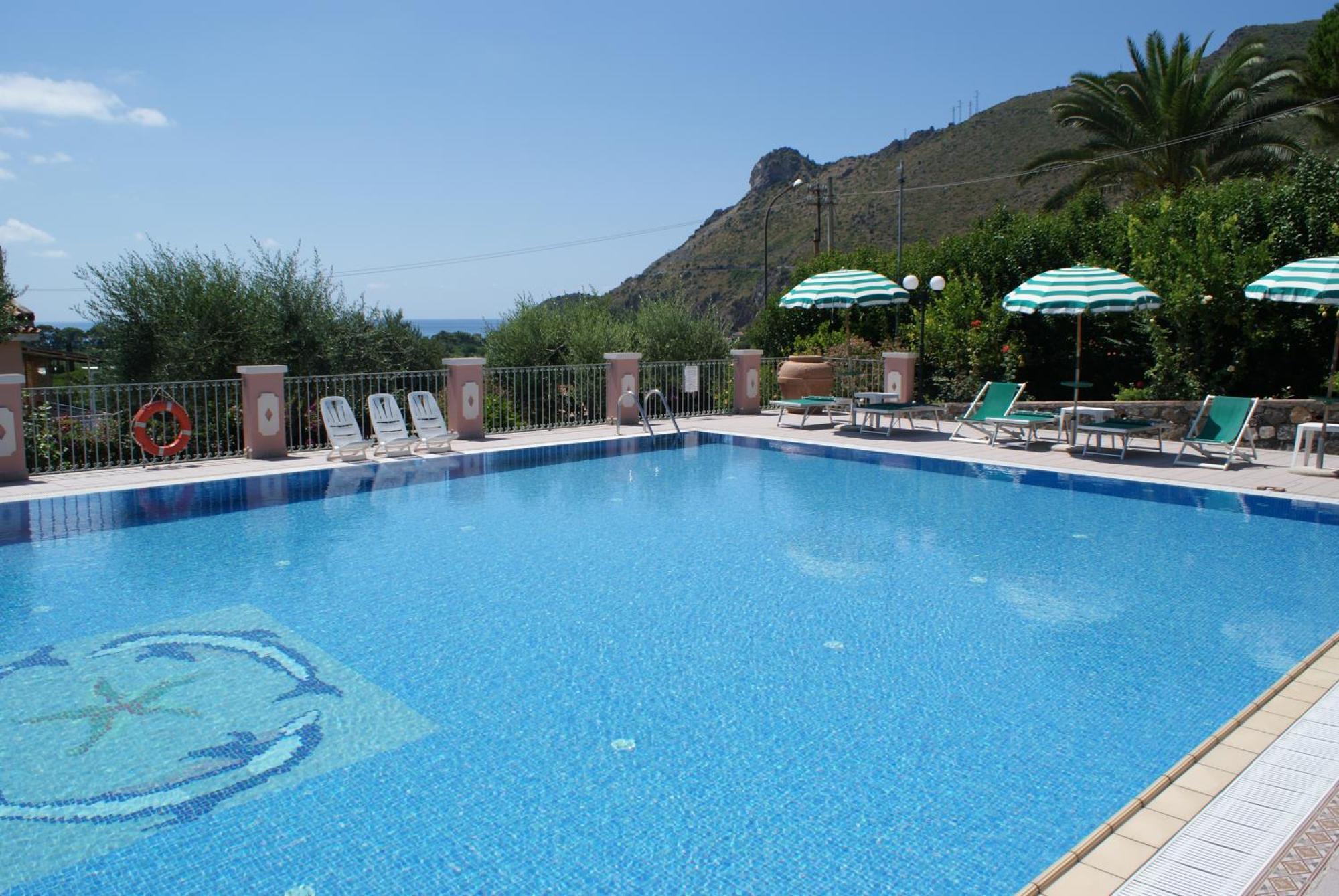 Hotel Ristorante Borgo La Tana Maratea Extérieur photo