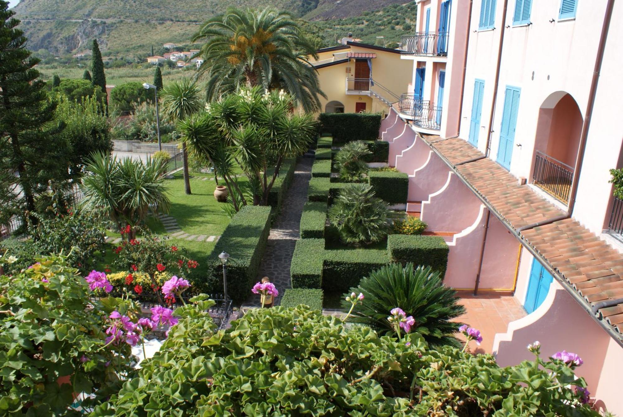 Hotel Ristorante Borgo La Tana Maratea Extérieur photo