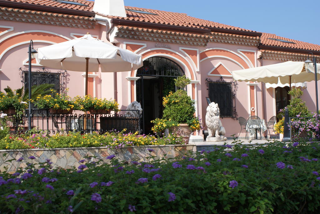 Hotel Ristorante Borgo La Tana Maratea Extérieur photo