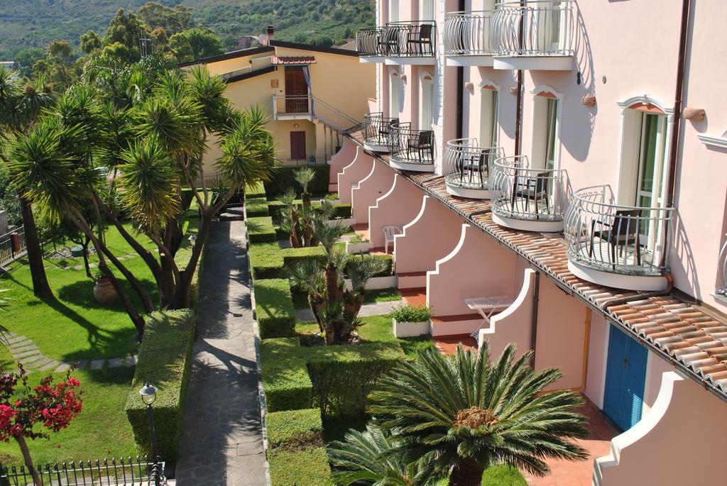 Hotel Ristorante Borgo La Tana Maratea Extérieur photo