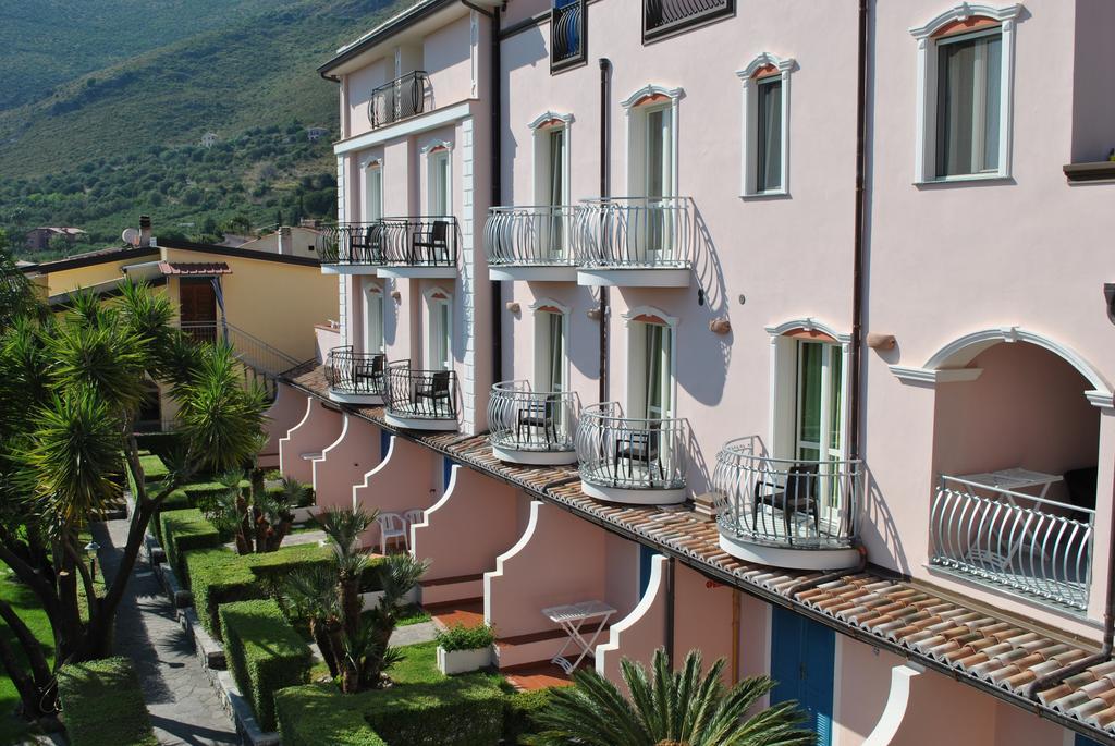 Hotel Ristorante Borgo La Tana Maratea Extérieur photo